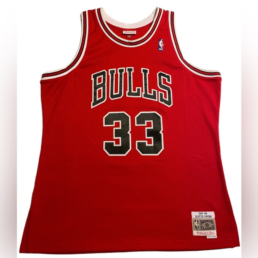 Men's Mitchell & Ness Chicago Bulls Swingman Jersey